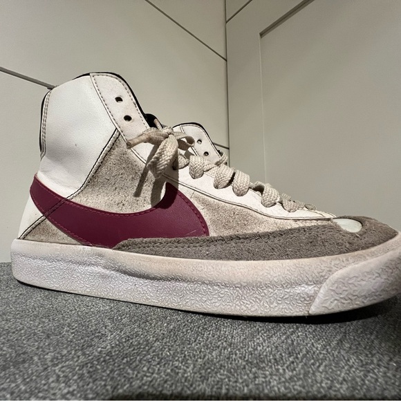 Nike Blazer Mid 77’ Rush Maroon & Summit White Big Kids' Shoe Size 4.0 - Picture 2 of 6